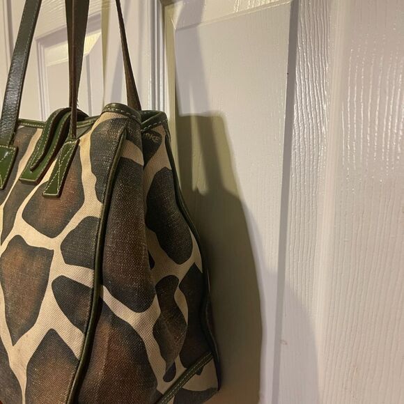 Dooney & Bourke Giraffe Print Canvas Olive Green & beige tote leather straps - Picture 4 of 15